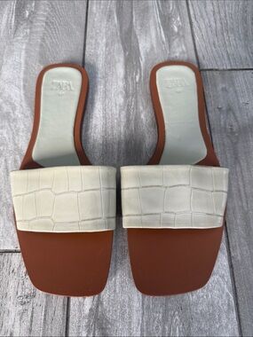 Zara Croc-Embossed Slide